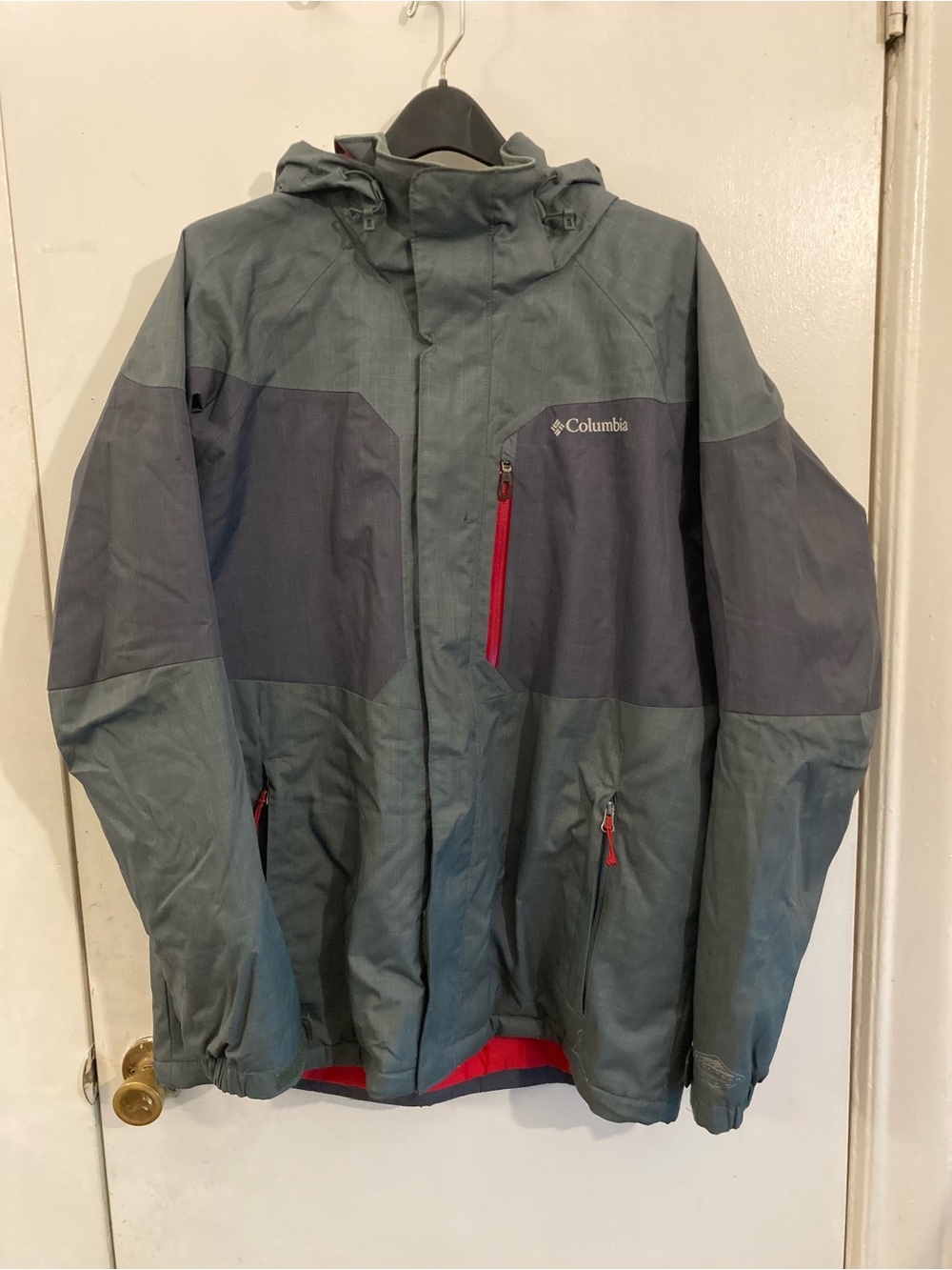 Columbia Omnitech Men's Green/Red Waterproof Hooded Rain Jacket
